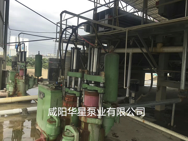 污水處理廠使用華星柱塞泥漿泵現(xiàn)場(chǎng)